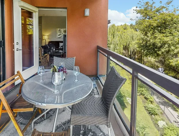 Two Bed Two Bath Corner Unit #432 hotel detail image 1