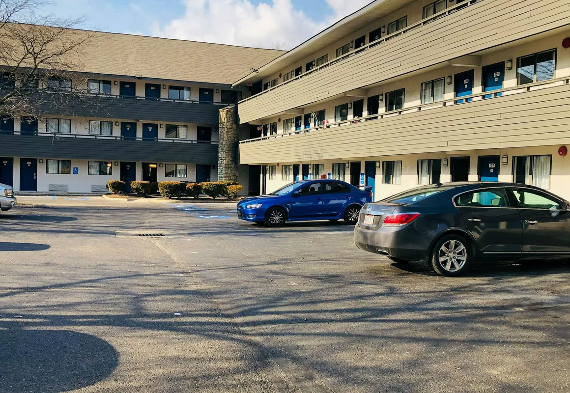 Studio 6 Columbus, OH- Quarter Horse hotel hero