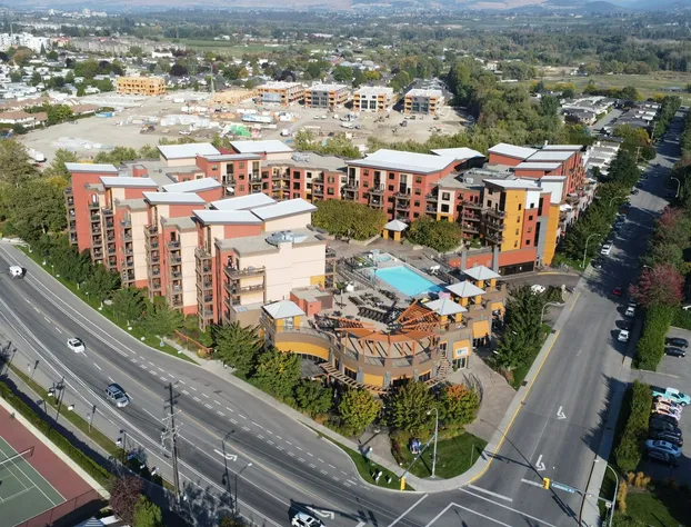 Gorgeous Two Bedroom Two Bath Plus Den by Elevator #249 hotel detail image 1