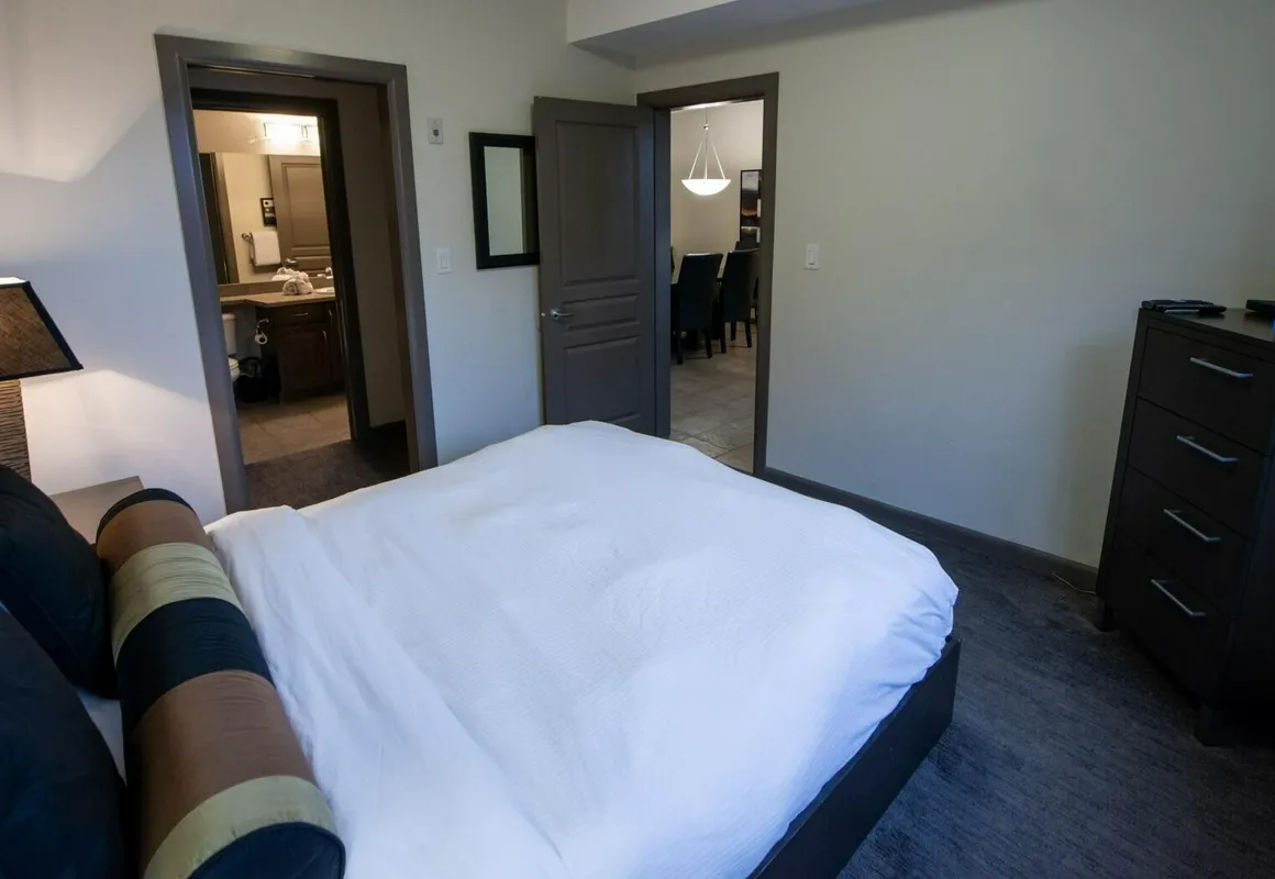 Fifth Floor Pool View #505 hotel hero