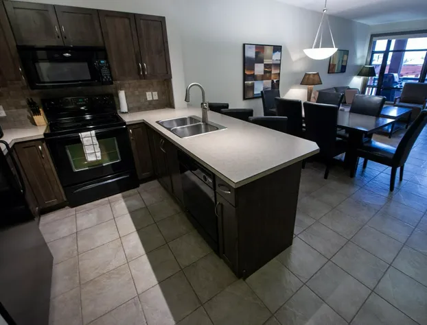 Fifth Floor Pool View #505 hotel detail image 4