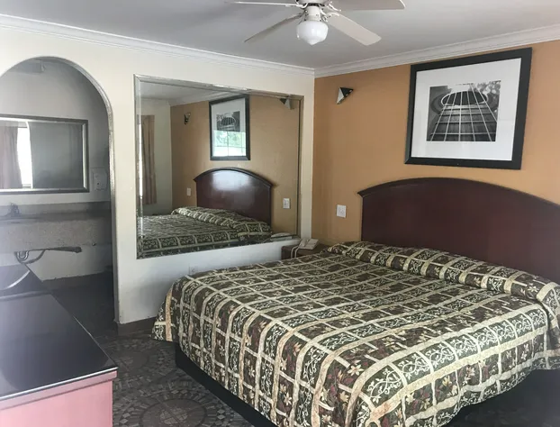 Regency Inn and Suites hotel detail image 3