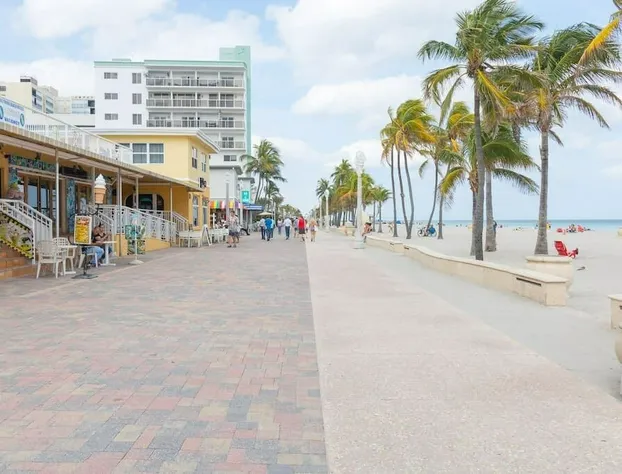 638 Ocean View Hollywood hotel detail image 2