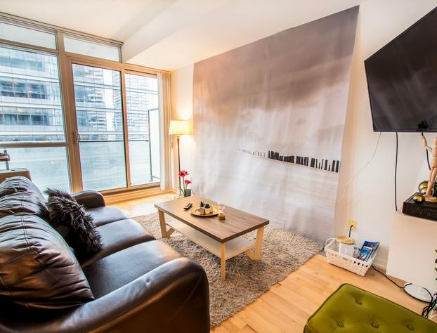 MiCasa Suites - Stylish Condo in Maple Leaf Square hotel detail image 3