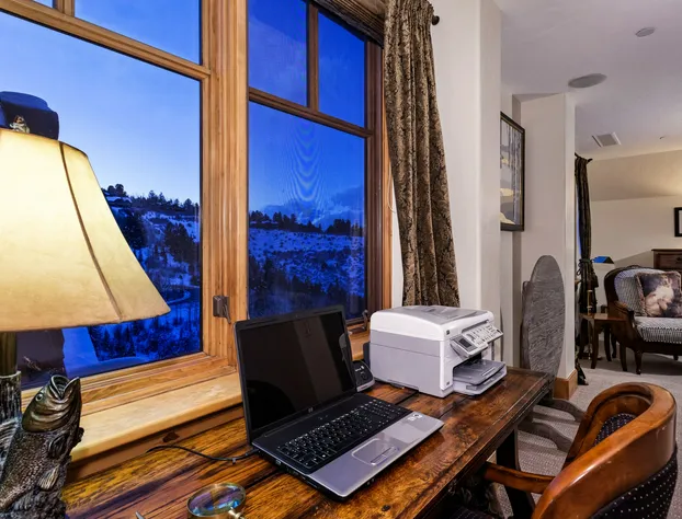 Colorado Lodge at the Ritz Carlton hotel detail image 3