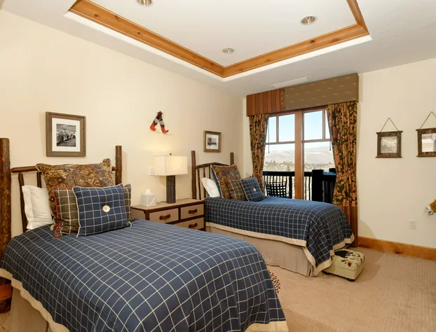 Colorado Lodge at the Ritz Carlton hotel detail image 4