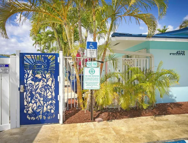 La Mer Suites hotel detail image 1