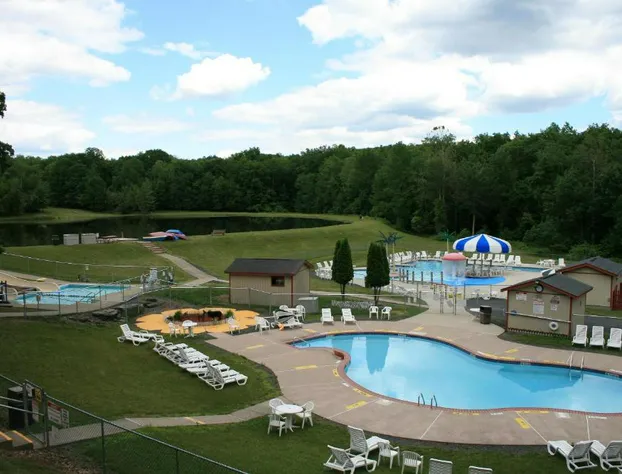 Scotrun Camping Resort Loft Park Model 11 hotel detail image 1