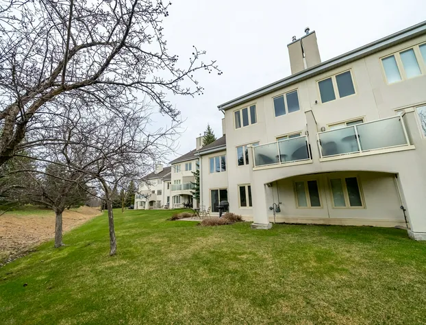 Sierra Lane Condos hotel detail image 1