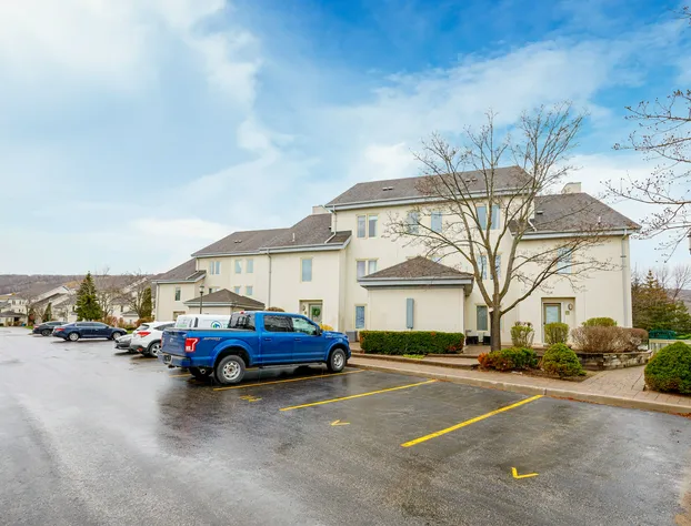 Sierra Lane Condos hotel detail image 3