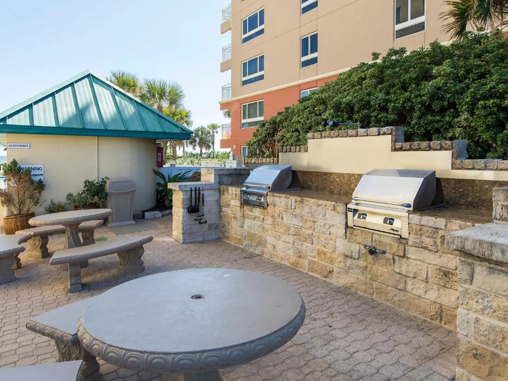 Jade East Towers by ResortQuest hotel hero