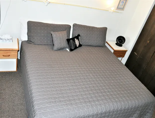 Snowflake 1 Bed plus Den 2 Bath hotel detail image 3