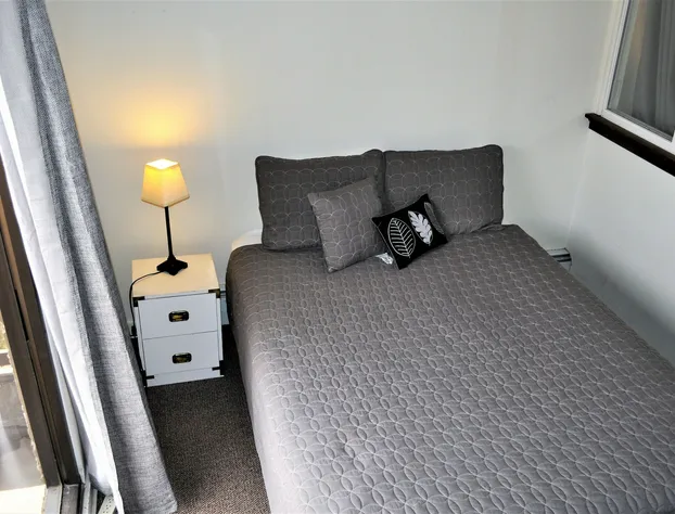 Snowflake 1 Bed plus Den 2 Bath hotel detail image 4