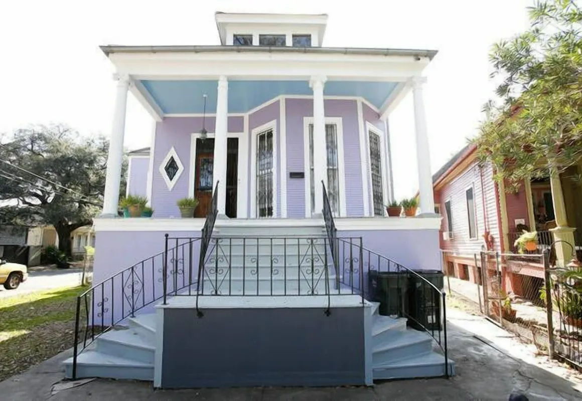 Esplanade Suites hotel hero