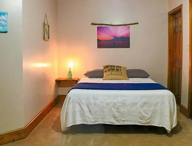 The Hive Lodge with views of the Smokies hotel detail image 3