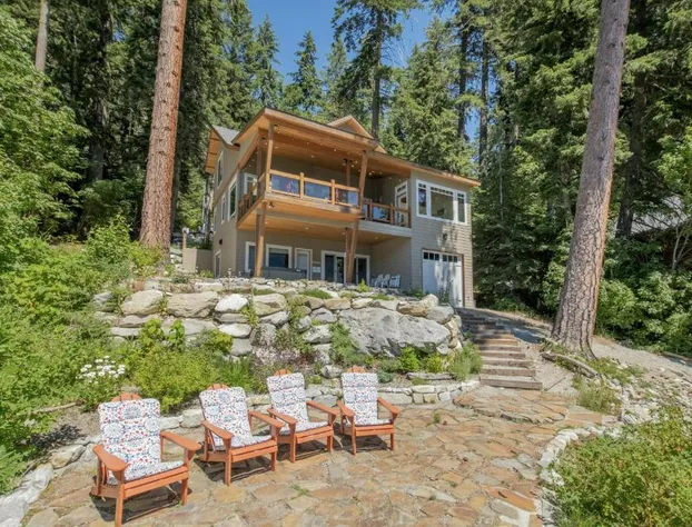 Lazy Bear Lodge 3 Bedroom Home by NW Comfy Cabins by RedAwning hotel detail image 2