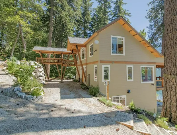 Lazy Bear Lodge 3 Bedroom Home by NW Comfy Cabins by RedAwning hotel detail image 3