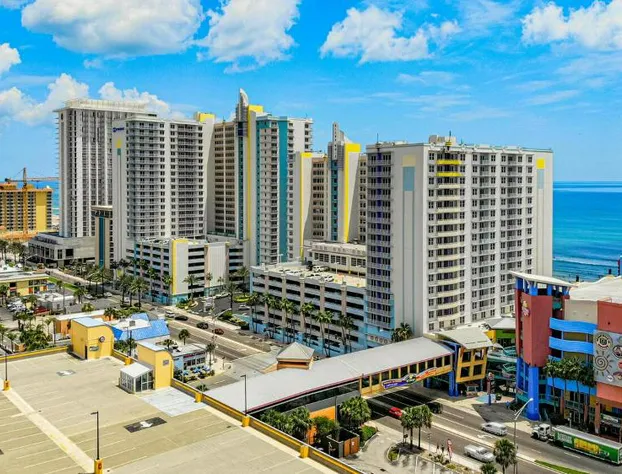 Serene Sunrise Awaits Tropical Ocean Walk Resort 1BR 1607 hotel detail image 4