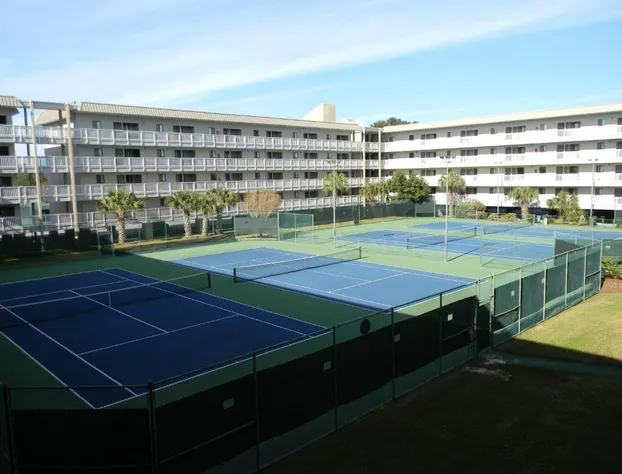 3 Bedroom 2 Bathroom Sleeps 10 2 Bunk Beds 2 Queens Bikes & Beach Gear included hotel detail image 1