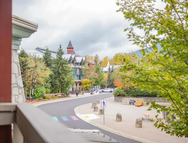 Deer Lodge by Outpost Whistler hotel detail image 2