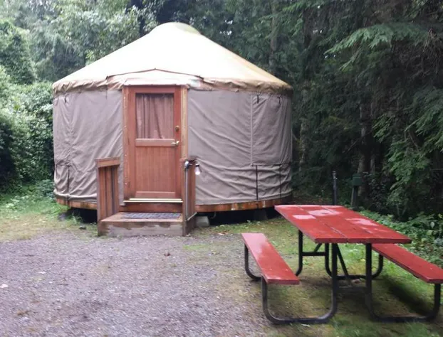Mount Vernon Camping Resort 16 ft. Yurt 6 hotel detail image 1