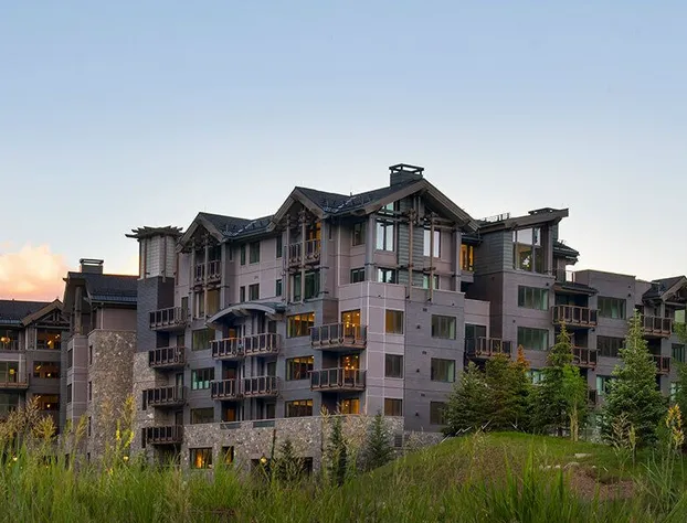 The Lion hotel detail image 1