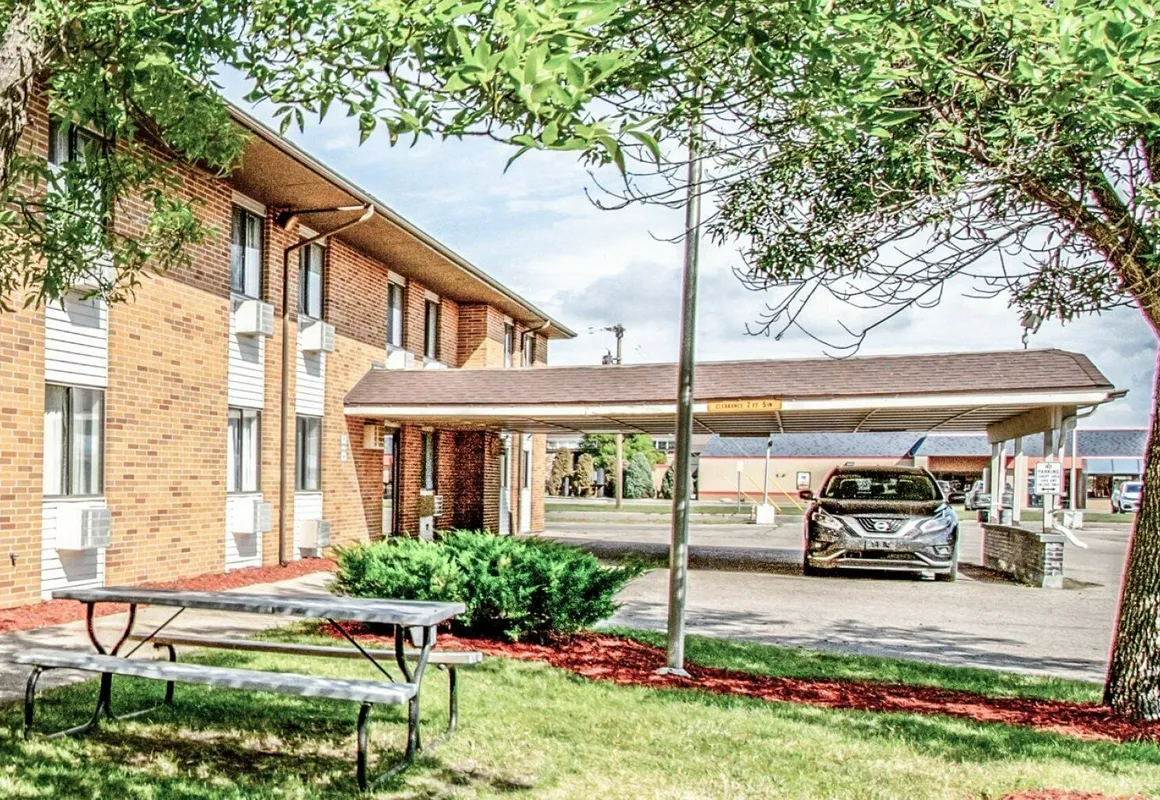 Economy Hotel Minot hotel hero