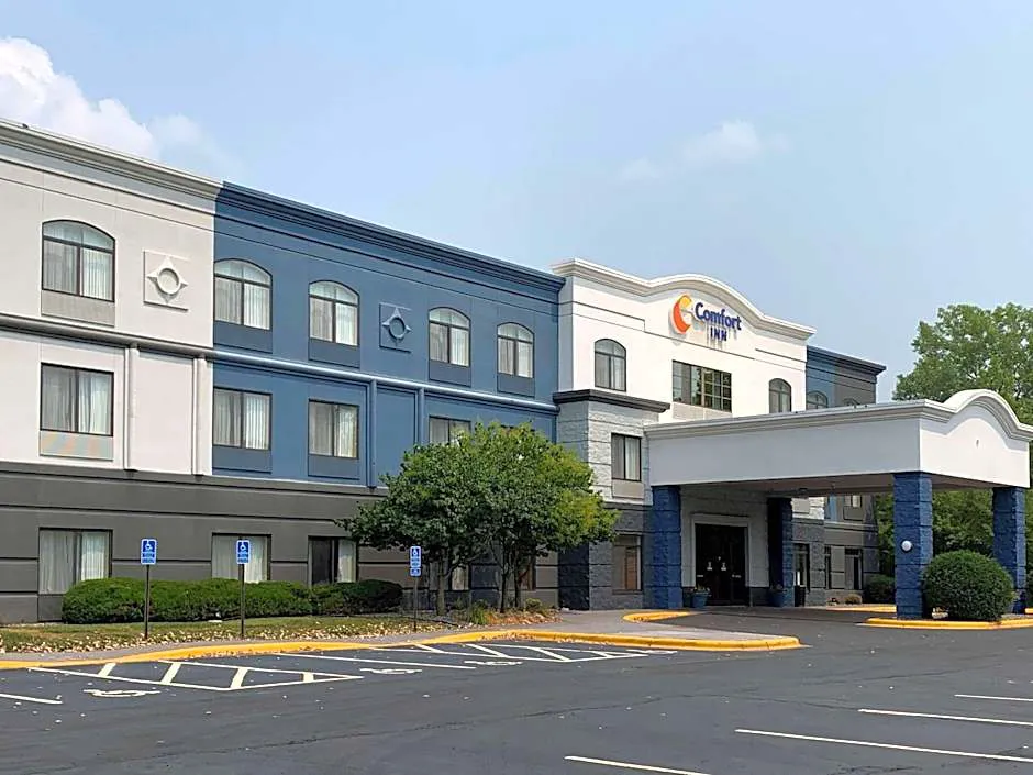 Comfort Inn Saint Paul East hotel hero