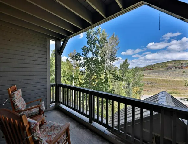 Kicking Horse Lodges 3-202 hotel detail image 3