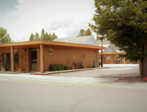 Elkhorn Cabins And Inn hotel detail image 1