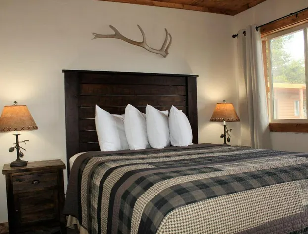 Elkhorn Cabins And Inn hotel detail image 1
