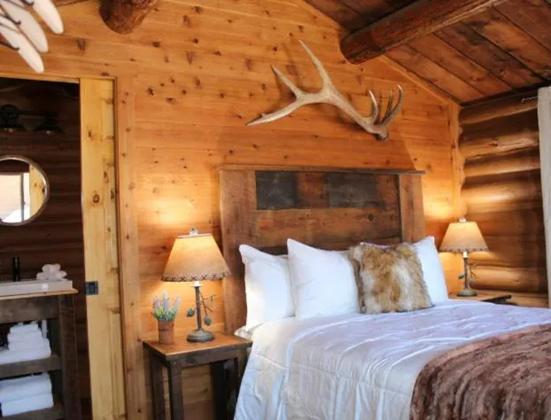 Elkhorn Cabins And Inn hotel detail image 4