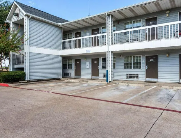 Studio 6 Dallas, TX - Northwest hotel detail image 1