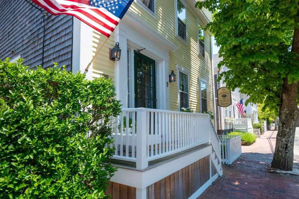 Periwinkle Inn hotel hero