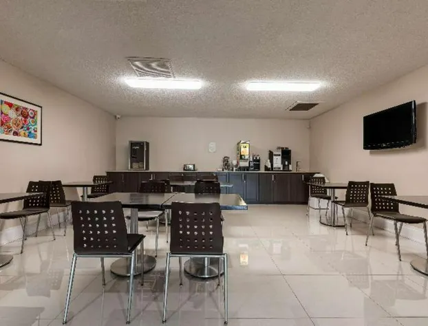 Knights Inn Kemptville hotel detail image 3