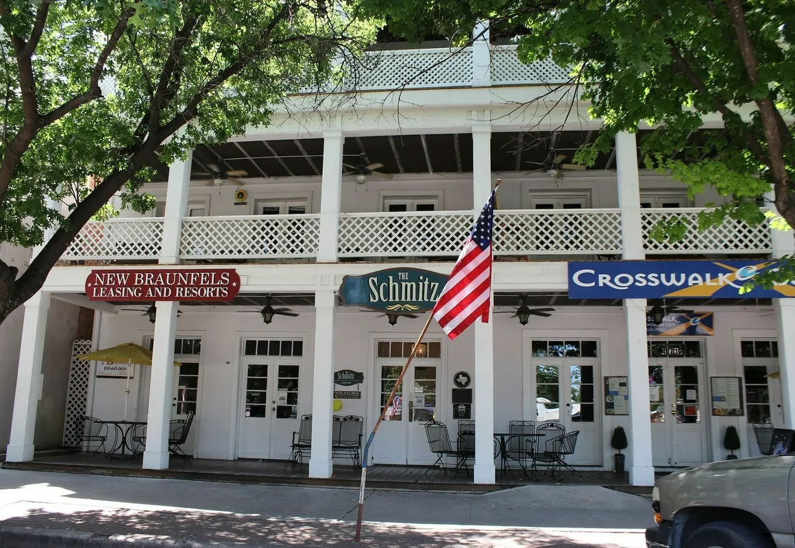 The Schmitz Bed & Breakfast hotel hero