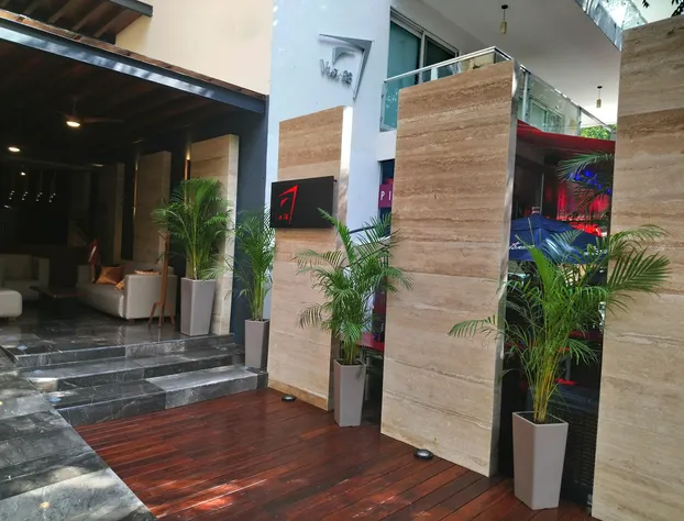 Luxury Condo Boutique hotel detail image 2