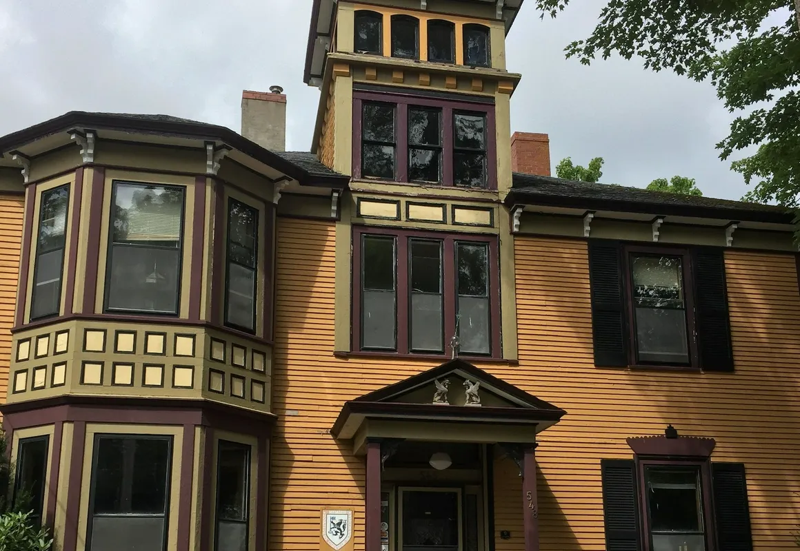 Carlisle House Inn hotel hero