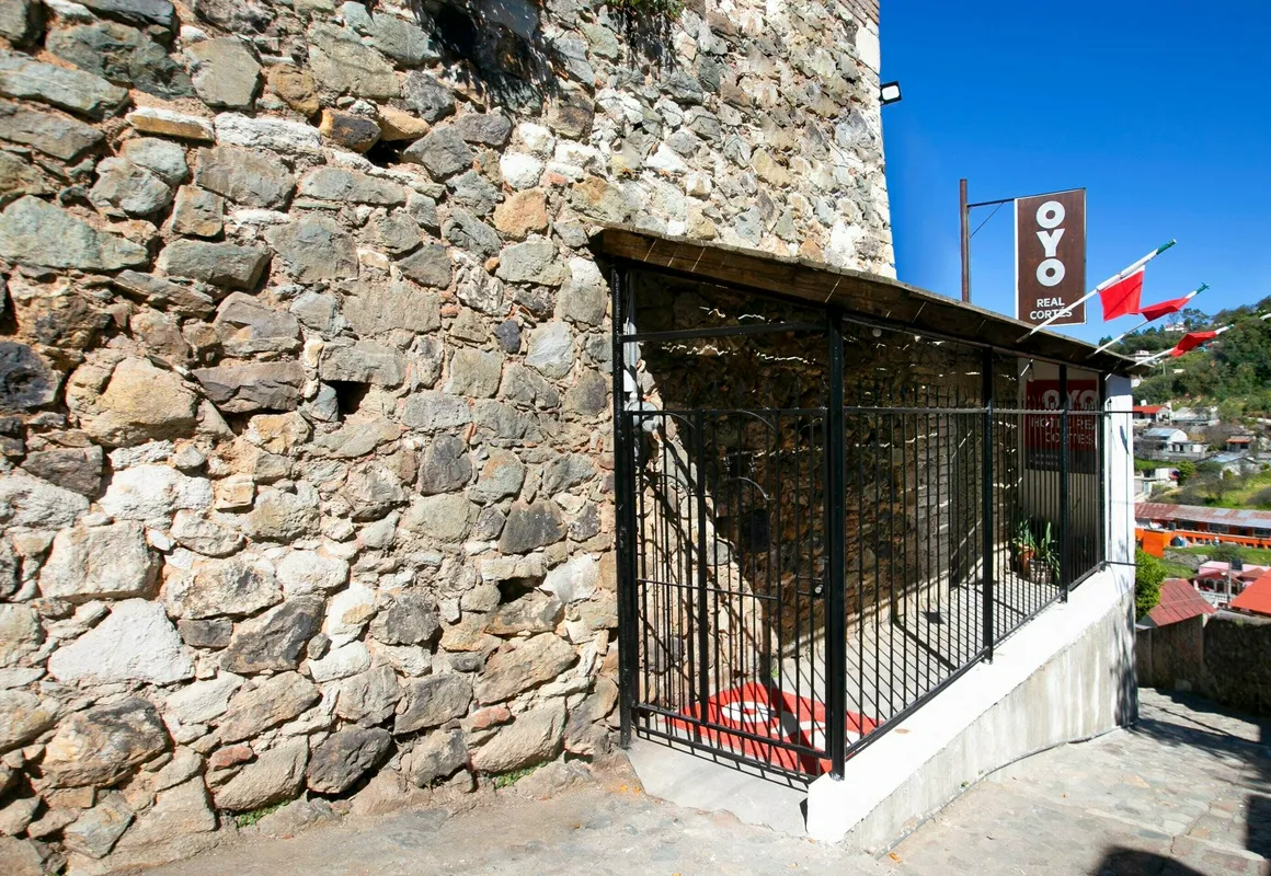 Hotel Real Cortés hotel hero