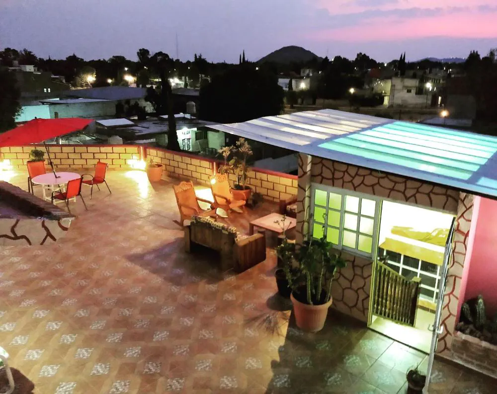 Villa Victoria Pirámides hotel hero