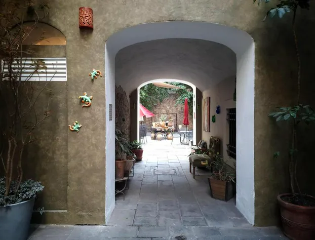 El Descanso Catedral Hotel hotel detail image 1