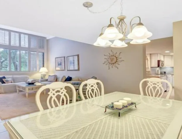 1102-beach-walker hotel detail image 1