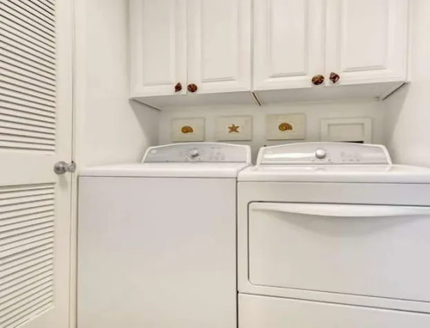 1102-beach-walker hotel detail image 2