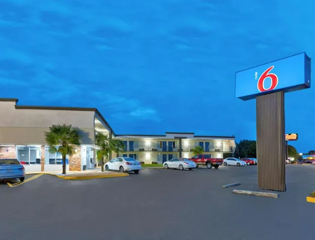 Motel 6 McDonough, GA hotel detail image 3