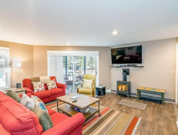 Smuggler B by Avantstay Excellent Condo Within Walking Distance Of Lift 7 hotel detail image 1