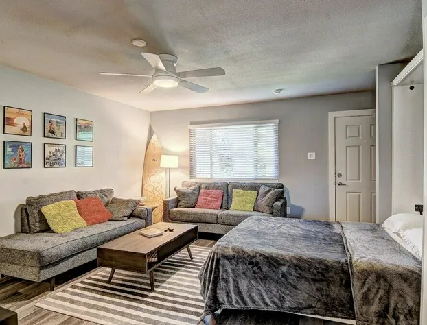 Courtyard #105 Studio Bedroom Condo By Redawning hotel detail image 2