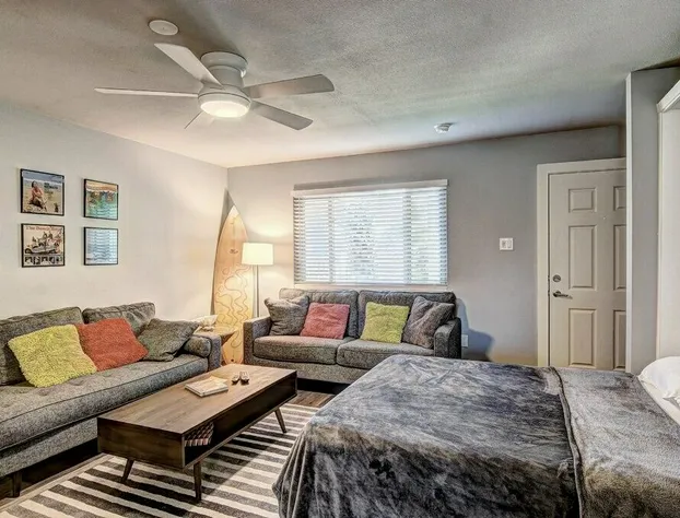 Courtyard #105 Studio Bedroom Condo By Redawning hotel detail image 4