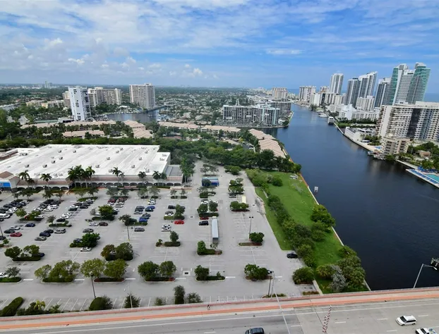 Stunning Ocean & Bay View Residence 1 Bed 1 Bath at Beachwalk hotel detail image 3