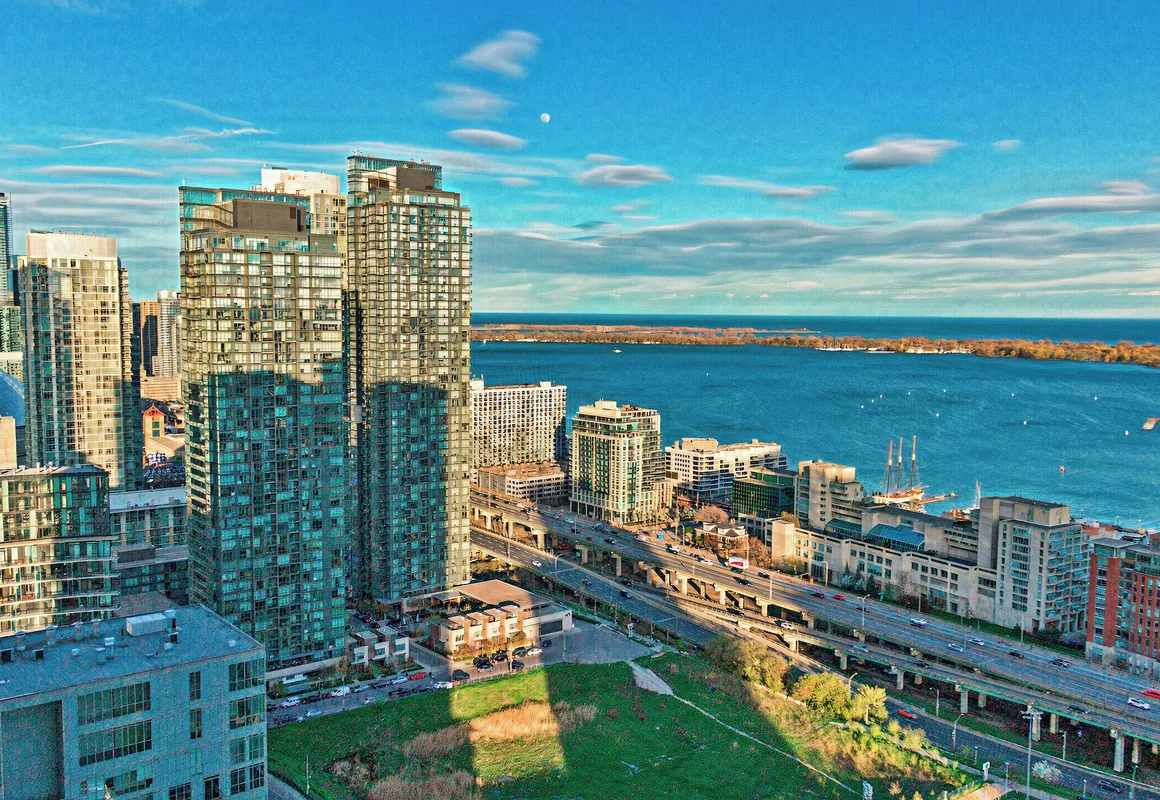 Downtown Toronto Luxury Suites hotel hero