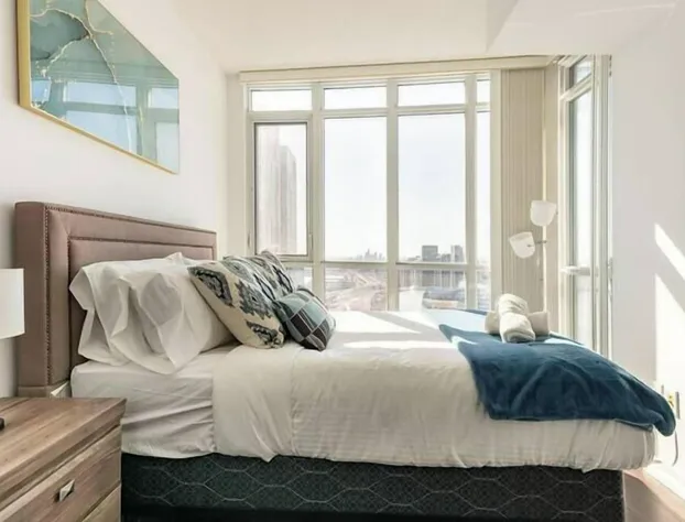 Downtown Toronto Luxury Suites hotel detail image 2